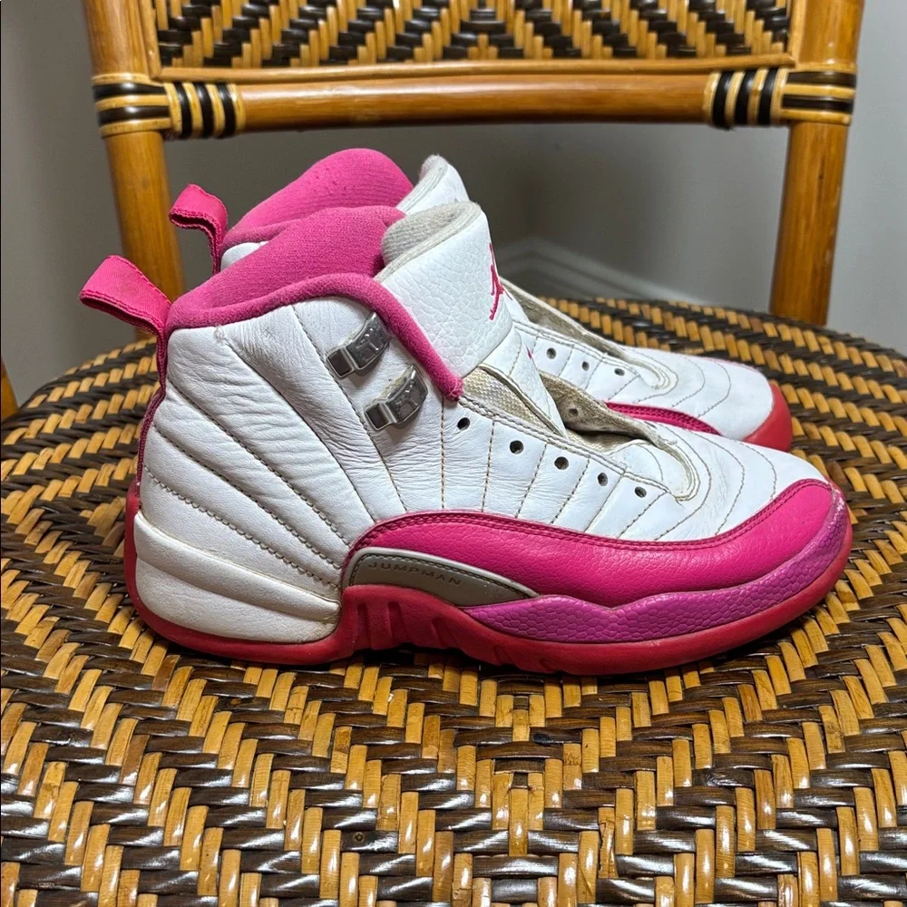 Jordan 12 Retro Dynamic Pink 510815-109 Size 4Y